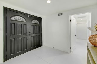 4166 Crisp Canyon Rd in Los Angeles, CA - Building Photo - Building Photo