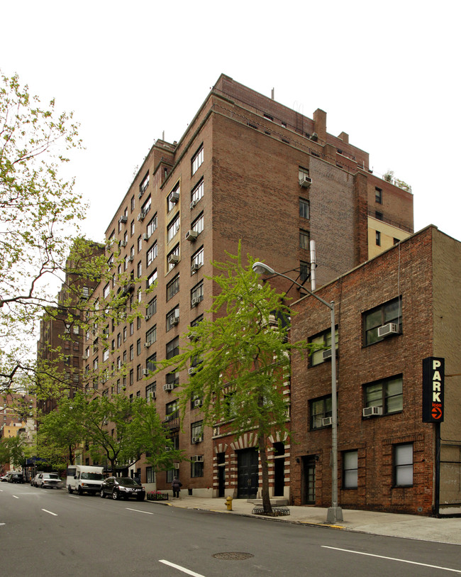 137 E 38th St in New York, NY - Building Photo - Building Photo