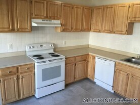 1131 Commonwealth Ave, Unit 1 in Boston, MA - Building Photo