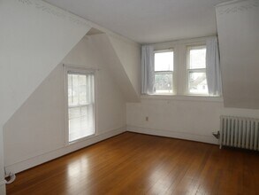 231 Pleasant St in East Bridgewater, MA - Building Photo - Building Photo