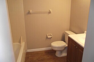 5293 Vineland Rd in Orlando, FL - Building Photo - Building Photo
