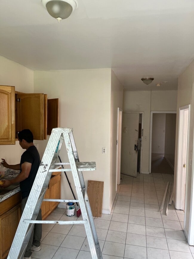 property at 7xx E 214th St