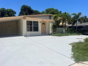 5641 Sheridan St in Hollywood, FL - Building Photo - Building Photo