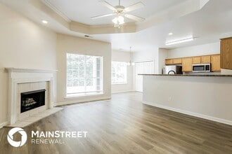 561 Summit Cir in Fultondale, AL - Foto de edificio - Building Photo