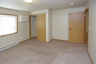 Belcastle Apartments in Bismarck, ND - Building Photo - Interior Photo