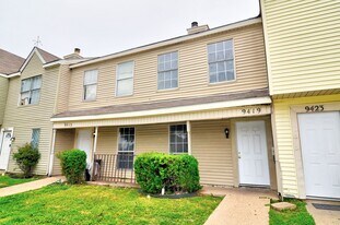 9419 Olde Towne Row in Dallas, TX - Building Photo