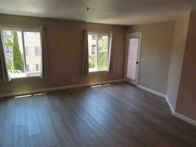 3550 Lebon Dr in San Diego, CA - Building Photo - Building Photo
