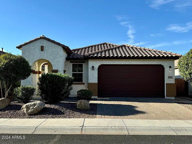 2238 W Beck Ln in Phoenix, AZ - Foto de edificio