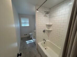 109 Elmwood Rd in Wellesley, MA - Building Photo - Building Photo