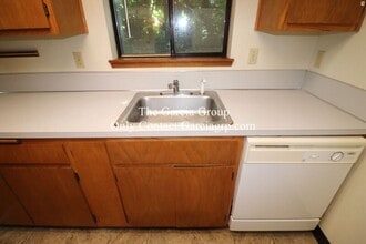 10632 SW 49th Ave in Portland, OR - Building Photo - Building Photo