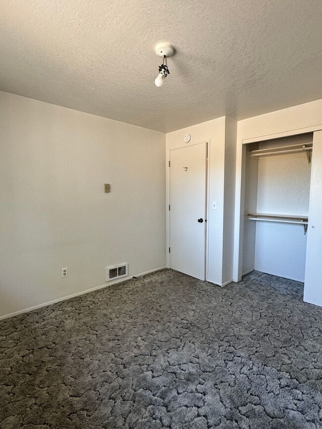 1003A S 17th Ave in Yakima, WA - Building Photo - Building Photo