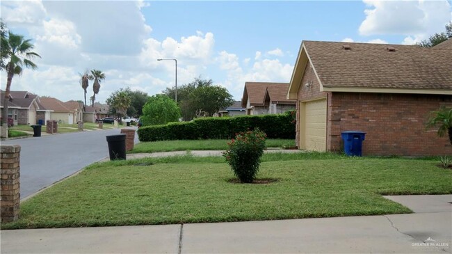 1932 Baylor Ave in McAllen, TX - Building Photo - Building Photo