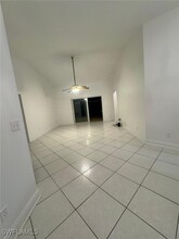 1115 NE 5th Ave in Cape Coral, FL - Foto de edificio - Building Photo