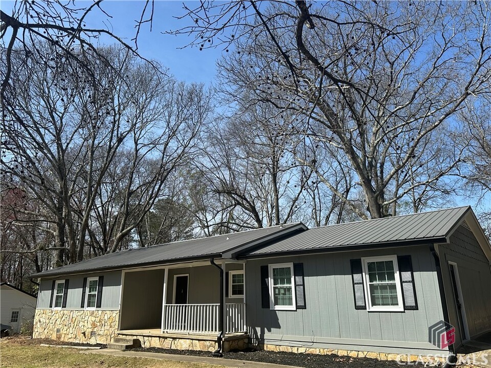 60 Bedford Dr in Hull, GA - Building Photo