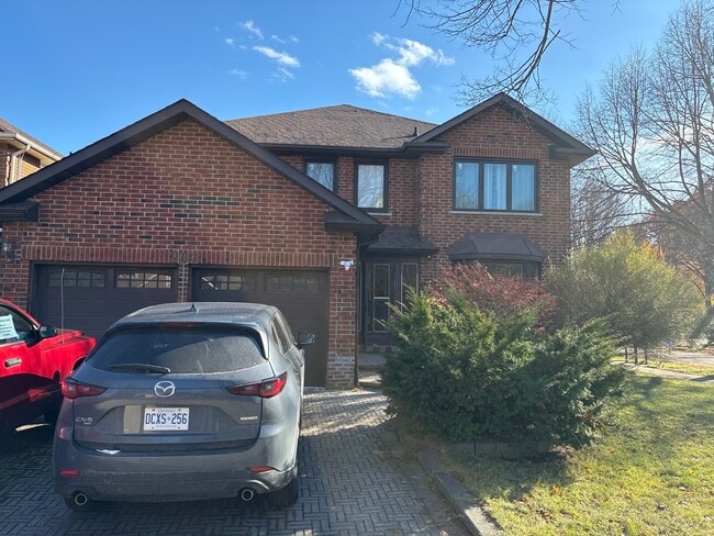 202 Gwendolyn St in Pickering, ON - Building Photo - Building Photo