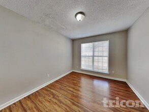 105 River View Ct in Hampton, GA - Foto de edificio - Building Photo