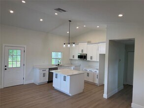 17936 State Rd 52 in Land O Lakes, FL - Building Photo - Building Photo