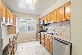 36 Crossgate Rd in Jersey City, NJ - Building Photo - Building Photo