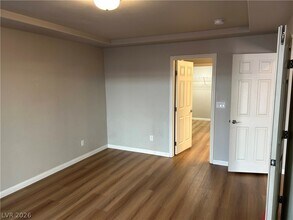 6398 Jackson Spring Rd in Las Vegas, NV - Building Photo - Building Photo