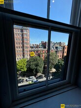265 Beacon St, Unit 5 in Boston, MA - Foto de edificio - Building Photo