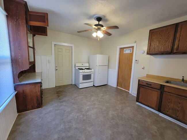 property at 909 Kewaunee St