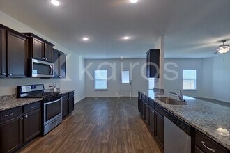 906 Shady Brk in New Braunfels, TX - Foto de edificio - Building Photo