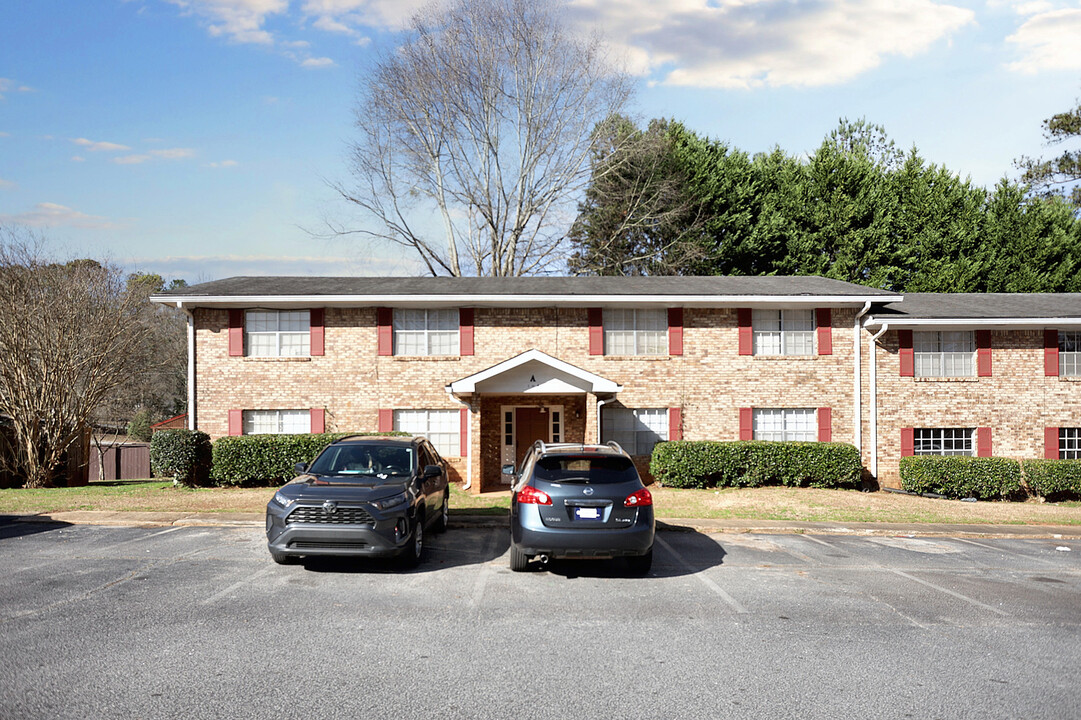 111 W Burke St in Stockbridge, GA - Building Photo