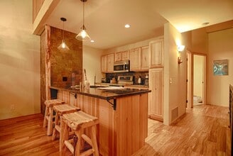 1001 Commonwealth Dr in Kings Beach, CA - Building Photo - Building Photo