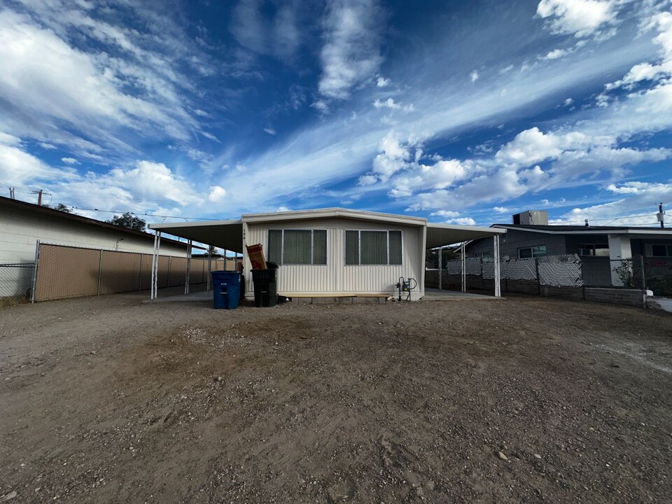 194 Lee Ave in Bullhead City, AZ - Building Photo