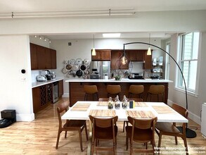43 Park St, Unit 18 in Somerville, MA - Foto de edificio - Building Photo