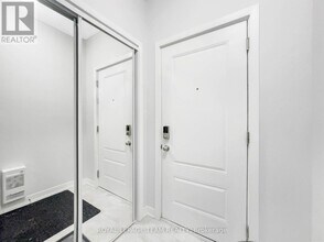 1018 Parnian Private in Ottawa, ON - Building Photo - Building Photo