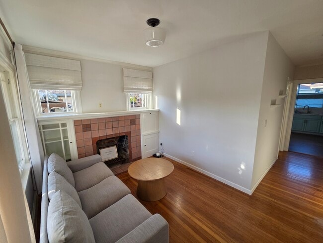 3916 Quigley St in Oakland, CA - Foto de edificio - Building Photo