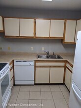 502 W Green St-Unit -Unit 101 in Urbana, IL - Foto de edificio - Building Photo