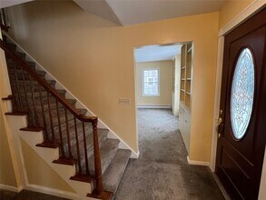 2444 Rhonda Dr in Vestal, NY - Building Photo - Building Photo