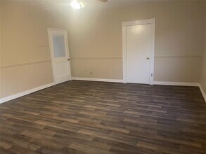 1019 12th St in Huntsville, TX - Building Photo - Building Photo