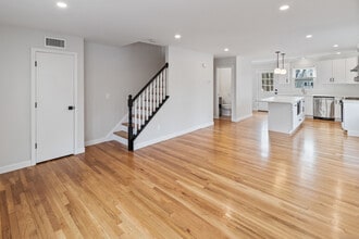 59 Clinton Ave in Norwalk, CT - Building Photo - Building Photo