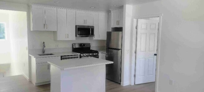 8820 Noeline Ave in Spring Valley, CA - Foto de edificio - Building Photo