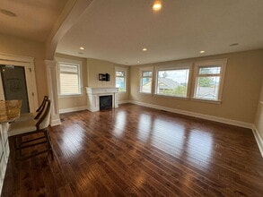 16831 SE Knoll Ridge Terrace in Portland, OR - Building Photo - Building Photo