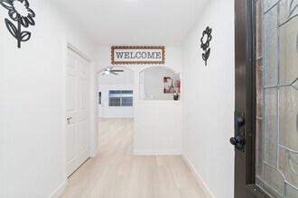 11222 Sandstone St in Houston, TX - Building Photo - Building Photo