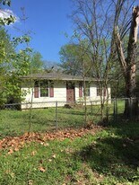 902 N 27th St in Van Buren, AR - Building Photo