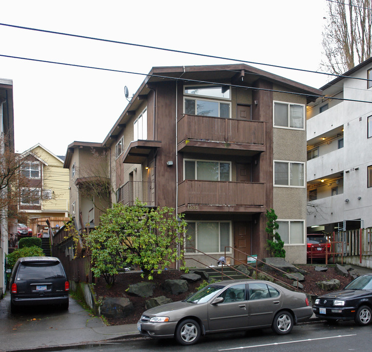 5032 11th Ave NE in Seattle, WA - Foto de edificio