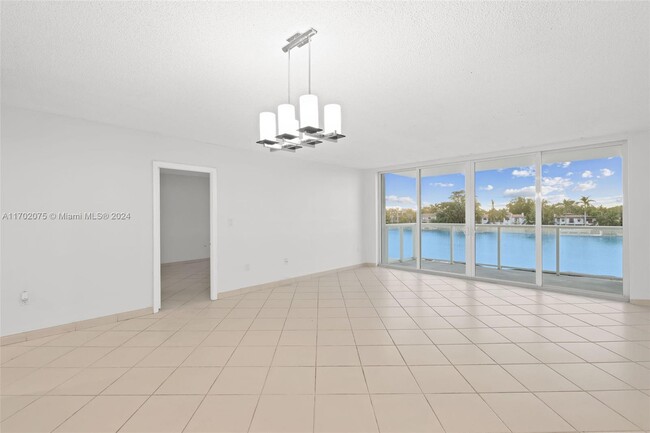 5750 Collins Ave in Miami Beach, FL - Building Photo - Building Photo