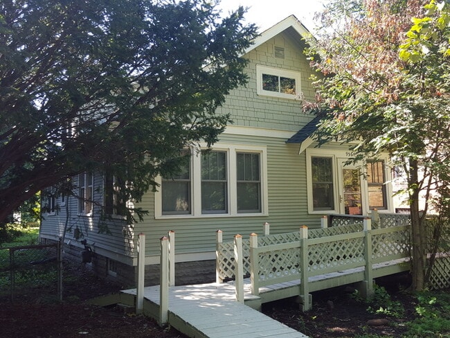 property at 956 Goodrich Ave