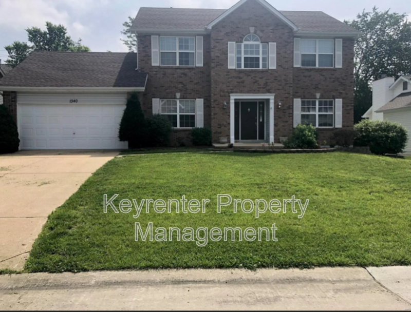 1340 Norwood Hills Dr in O'Fallon, MO - Foto de edificio