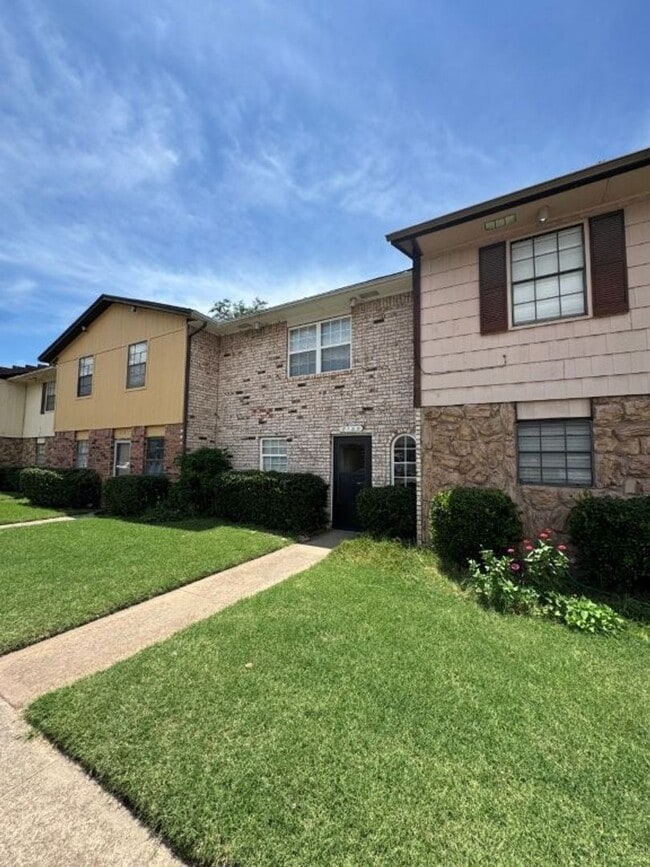 8183 NW 23rd St in Oklahoma City, OK - Building Photo - Building Photo