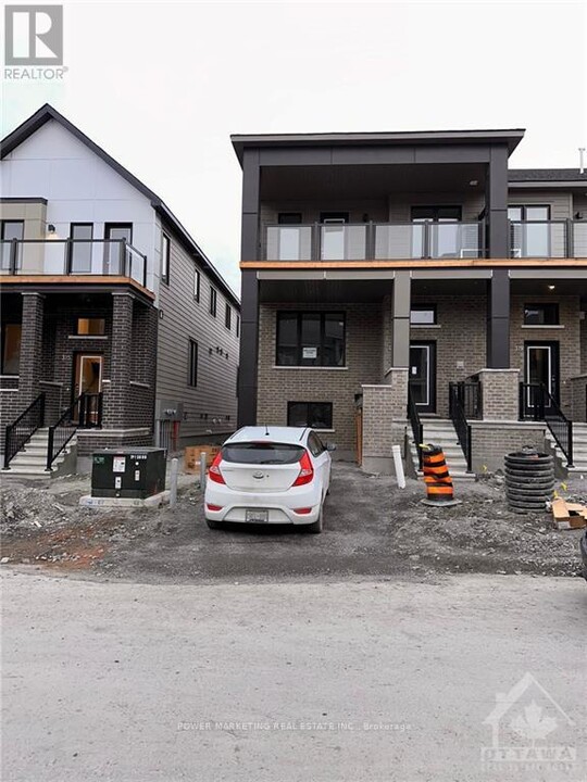 317 Catsfoot Walk in Ottawa, ON - Building Photo