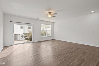 1033 Heartstone Wy, Unit 403-Rm2 in Durham, NC - Building Photo - Building Photo