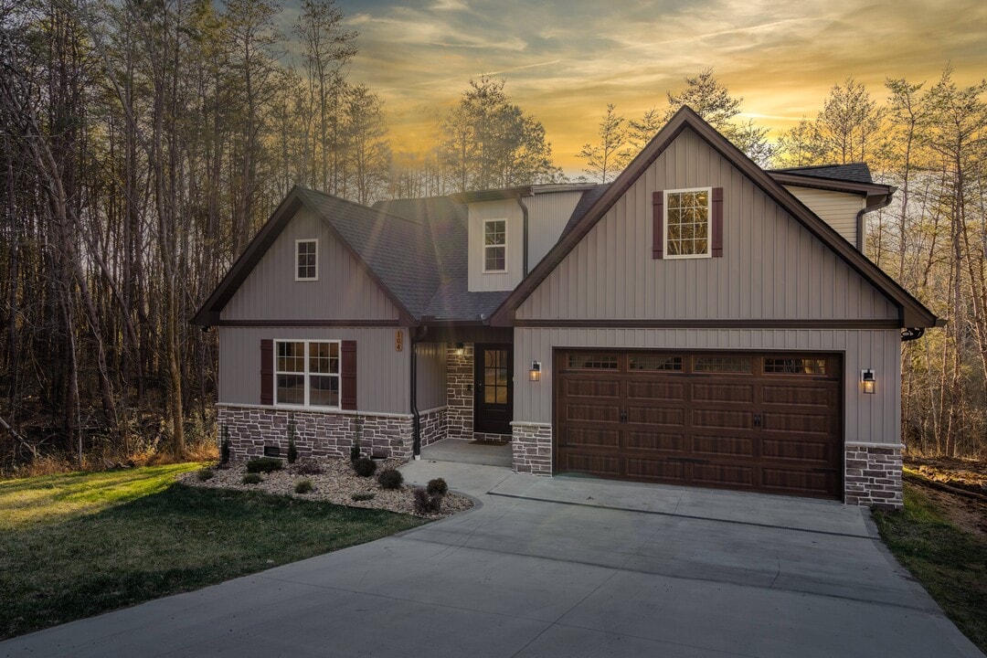 104 Elohi Ln in Loudon, TN - Building Photo