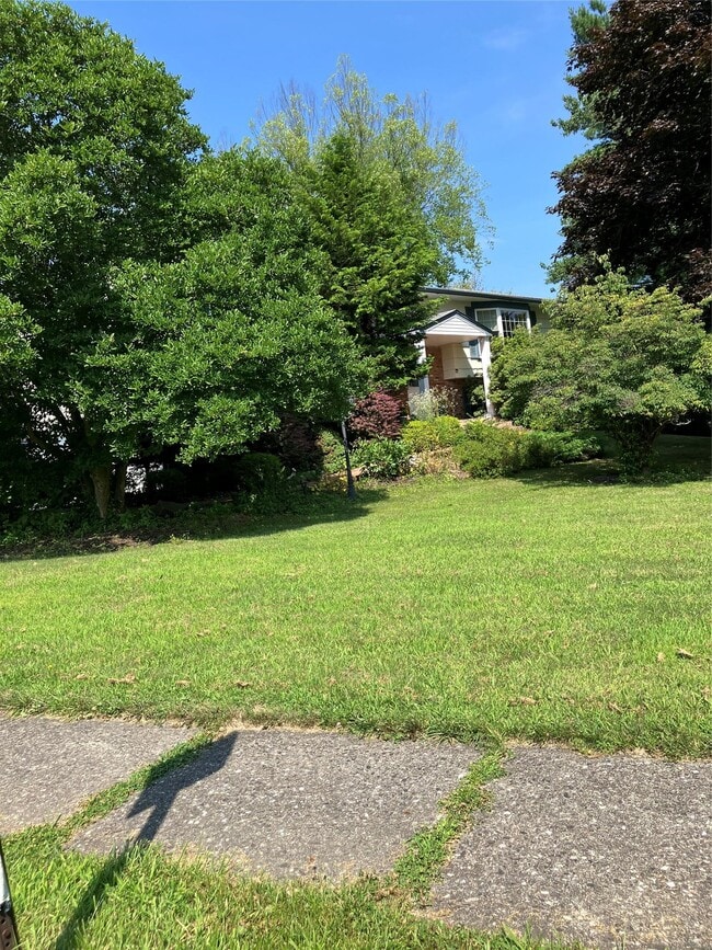 property at 18 Briarwood Ave