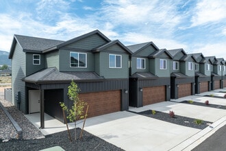Falcon Ridge in Parowan, UT - Foto de edificio - Building Photo